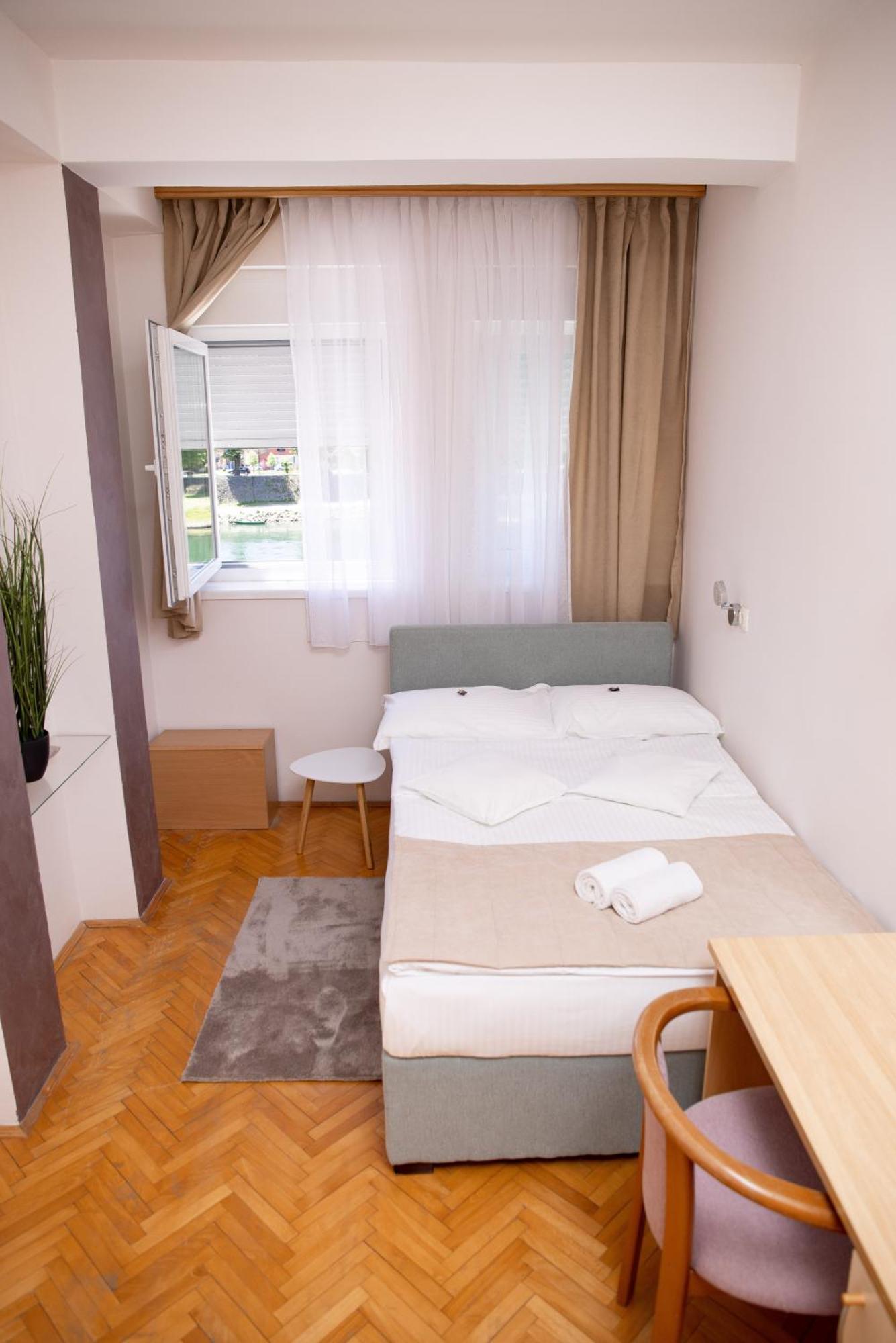 Motel New Sanatron Bosanski Novi Bagian luar foto