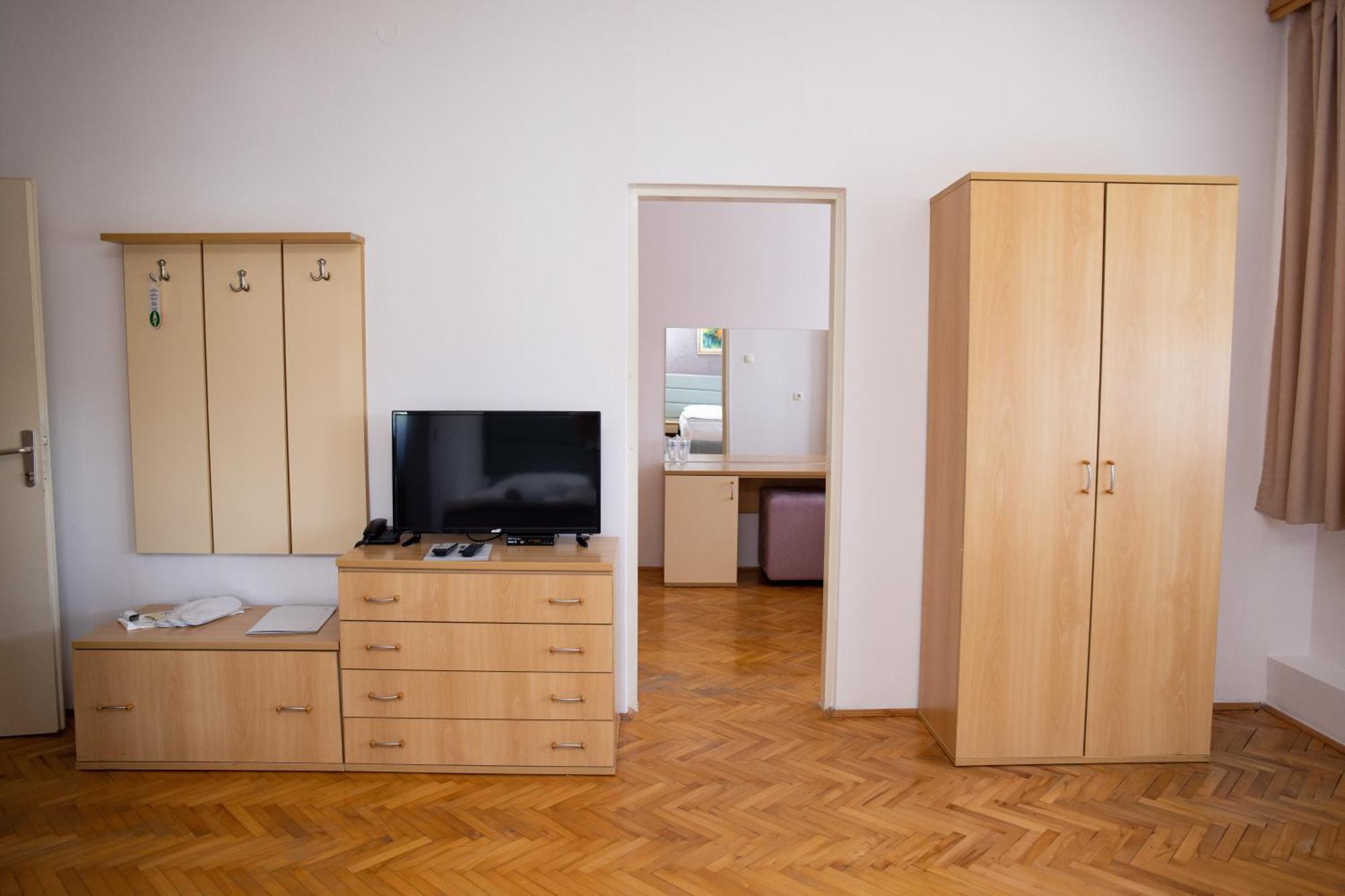 Motel New Sanatron Bosanski Novi Bagian luar foto
